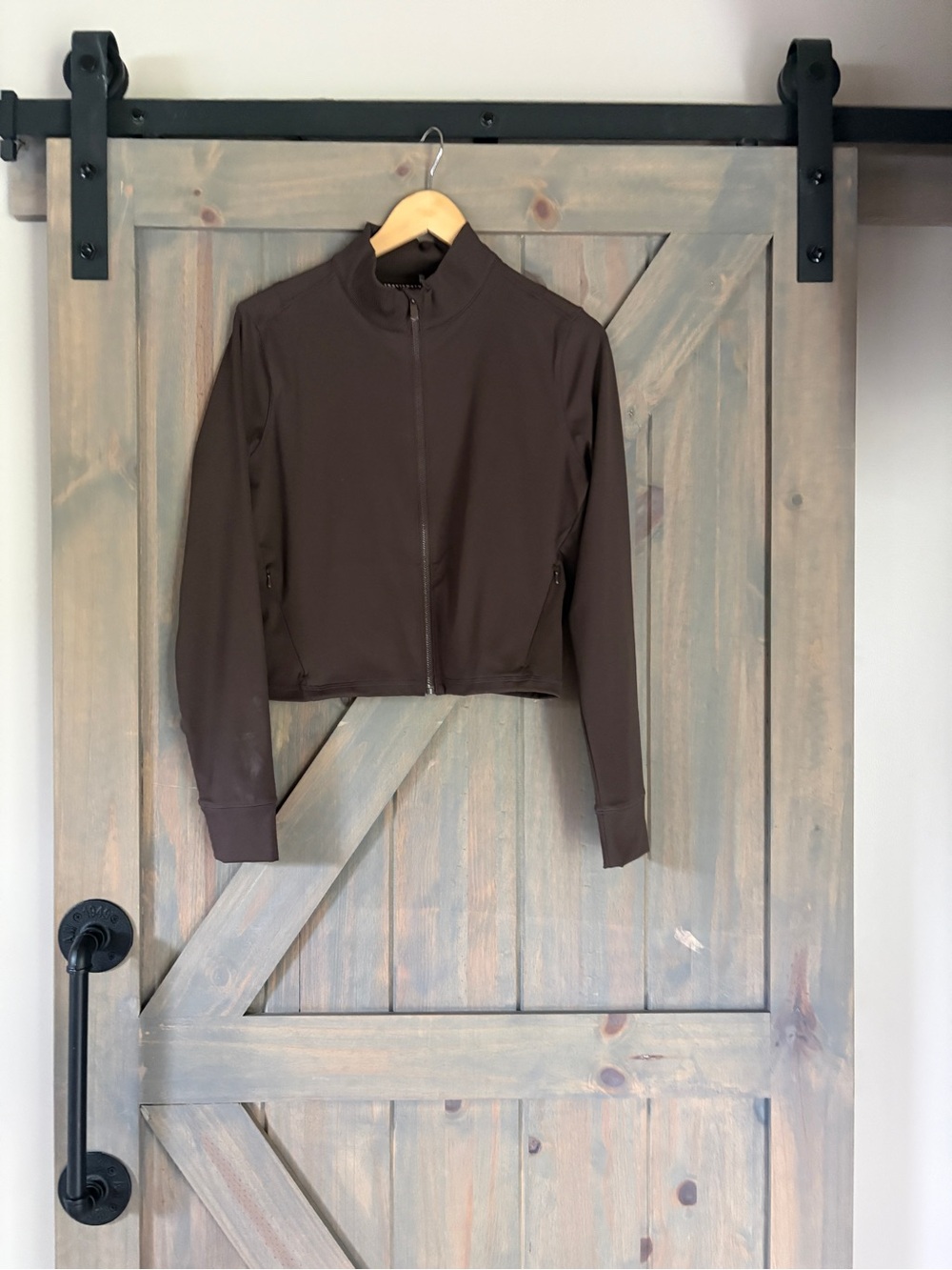 Travis Mathew Cropped Brown Women’s Zip-Front Athletic Jacket
